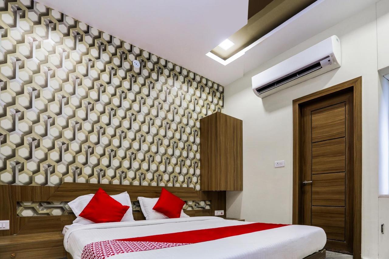Oyo 16163 Hotel Shri Hari Ujjain Exterior photo