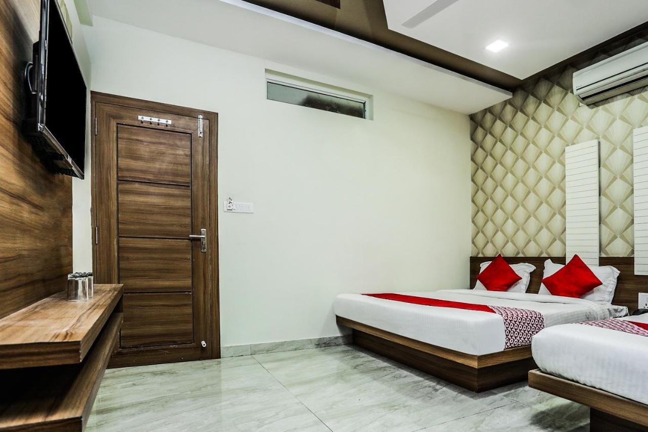 Oyo 16163 Hotel Shri Hari Ujjain Exterior photo